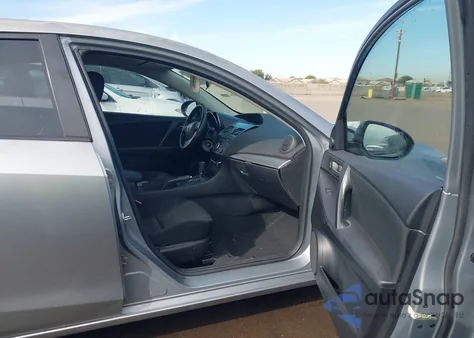 2012 Mazda Mazda3 I Touring z USA, uszkodzony, nr VIN JM1BL1V85C1674633